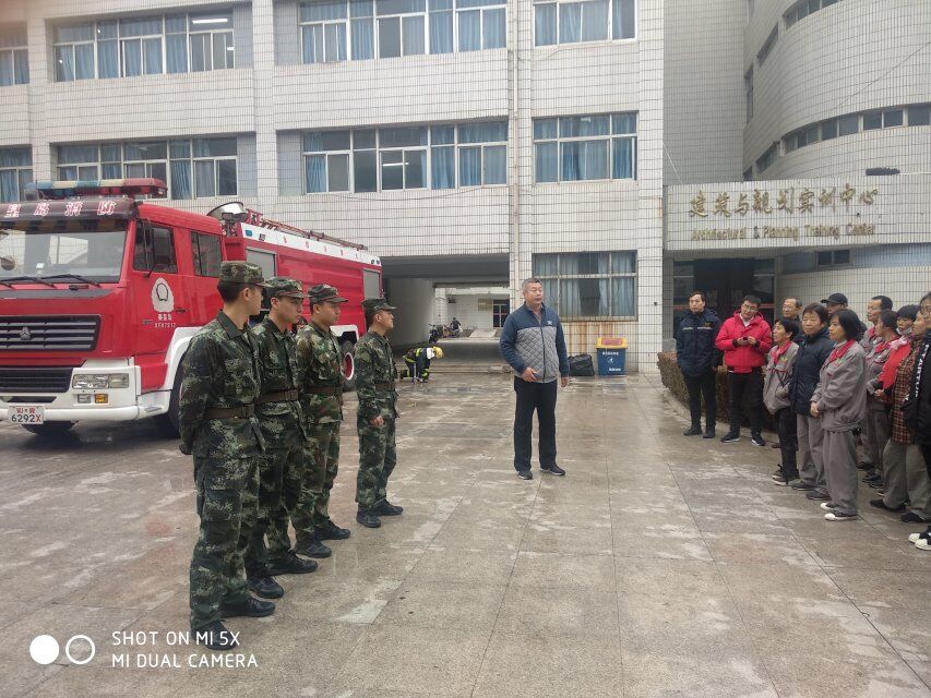 消防安全進(jìn)校園：河北科技師范學(xué)院邀請當(dāng)?shù)叵啦筷?duì)專家到校培訓(xùn)消防安全